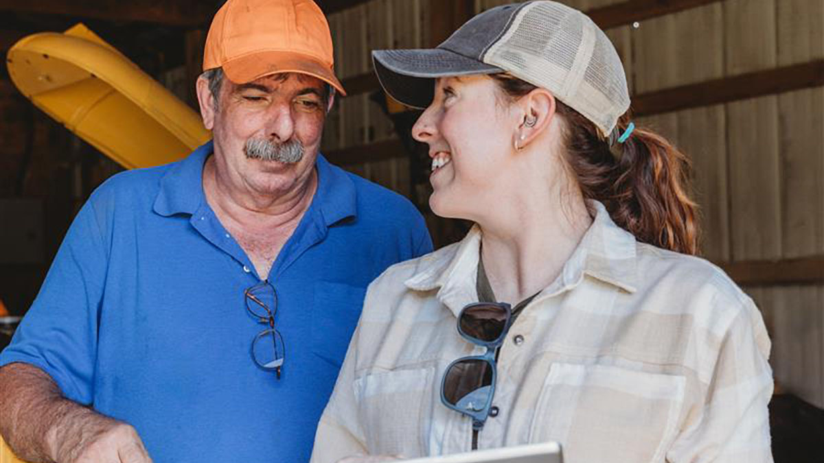 2 people in Kentucky smiling